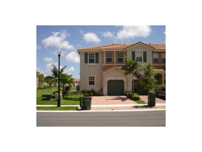 BEAUTIFUL 3 BEDROOMS, 3 BATHROOMS, 2-STORY TOWNHOUSE CORNER UNIT WITH 1-CAR GARAGE IN A QUIET COMMUNITY IN HOMESTEAD! CERAMIC TILE FLOORS ON THE 1ST FLOOR & CARPET ON THE 2ND FLOOR, ALL BEDROOMS ON THE 2ND FLOOR. KITCHEN IS NICE & BIG, LAUNDRY ROOM IS ON  THE 2ND FLOOR W/WASHER & DRYER & FENCED BACKYARD. COMMUNITY W/POOL, CLUBHOUSE & GATED. CLOSE TO SHOPPING CENTERS, RESTAURANTS & MAJOR HIGHWAYS. NO PETS! TENANT IS RESPONSIBLE FOR GARBAGE SERVICE! EASY TO SHOW, SEE ATTACHMENT FOR APPLICATIONS.