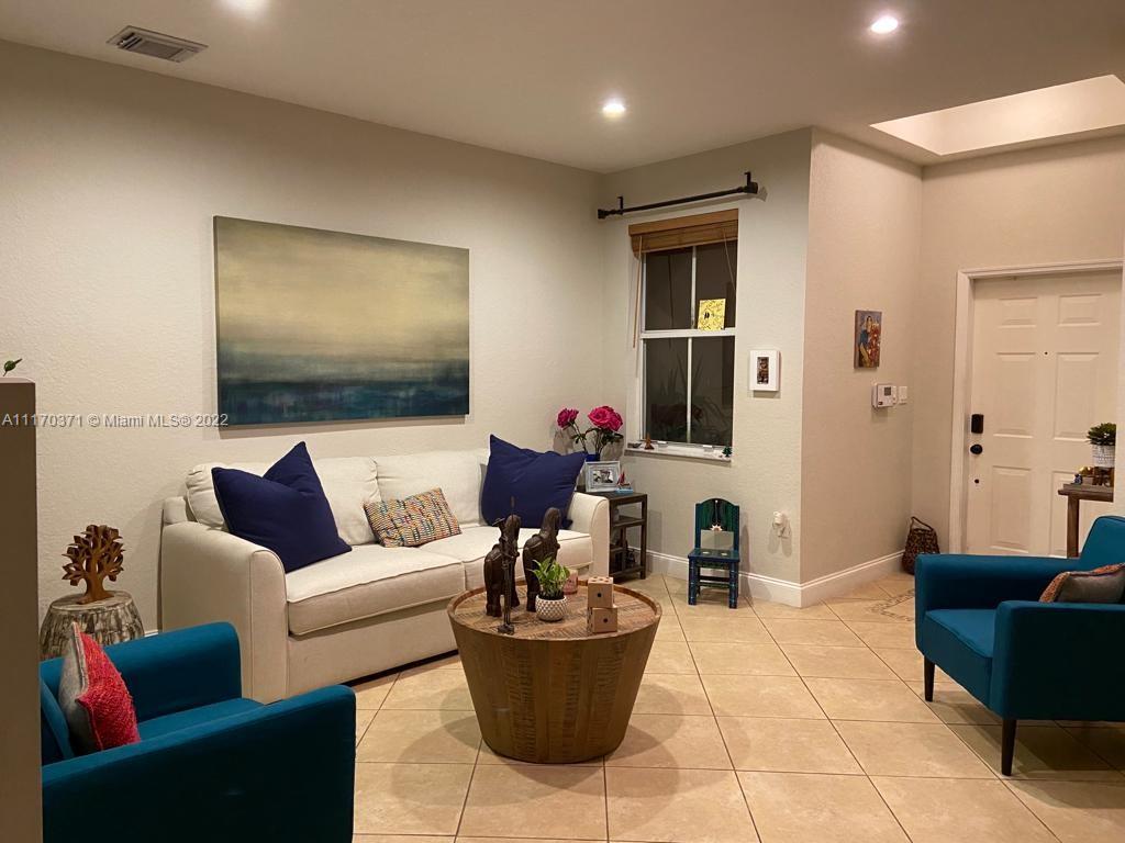 KENDALL BREEZE SOUTH - Residential Lease