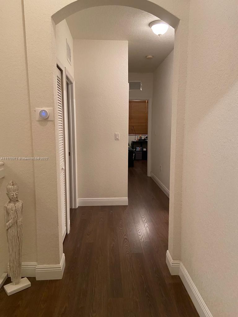 KENDALL BREEZE SOUTH - Residential Lease