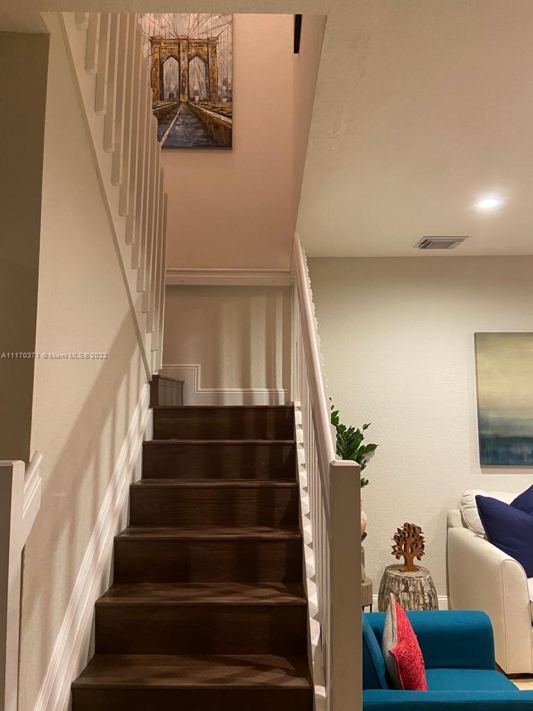 KENDALL BREEZE SOUTH - Residential Lease