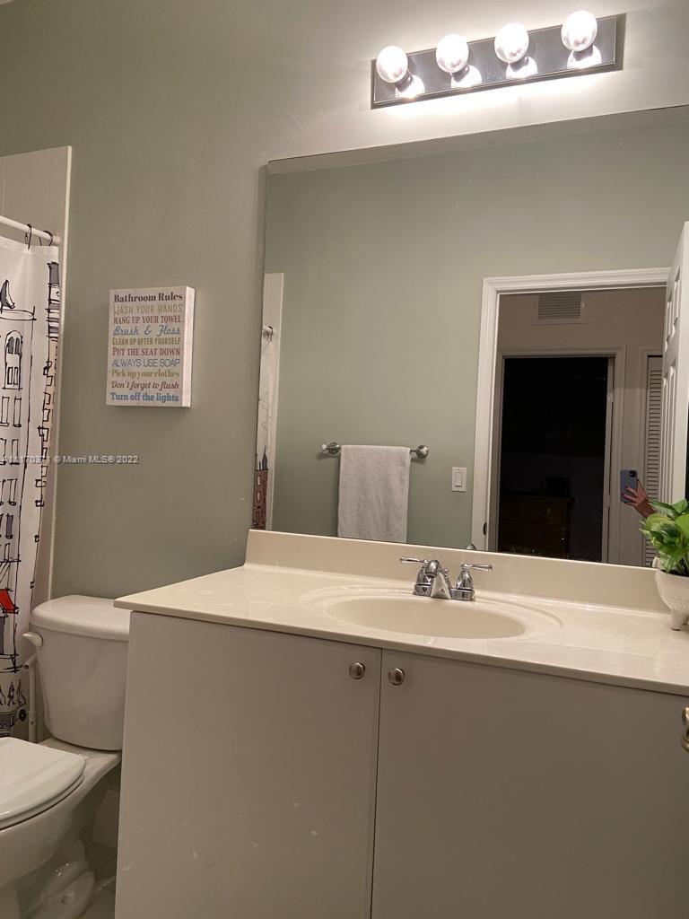 KENDALL BREEZE SOUTH - Residential Lease