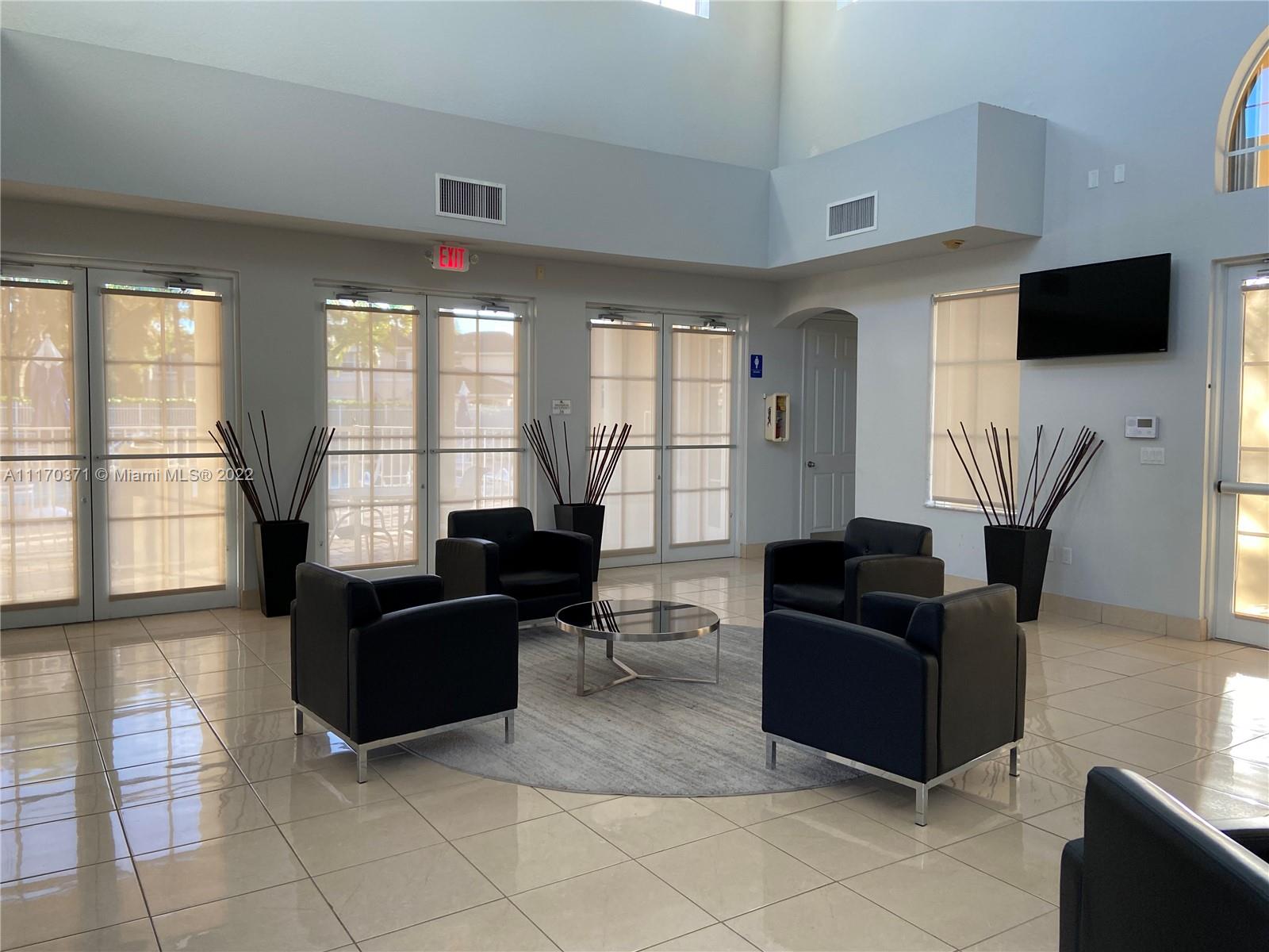 KENDALL BREEZE SOUTH - Residential Lease