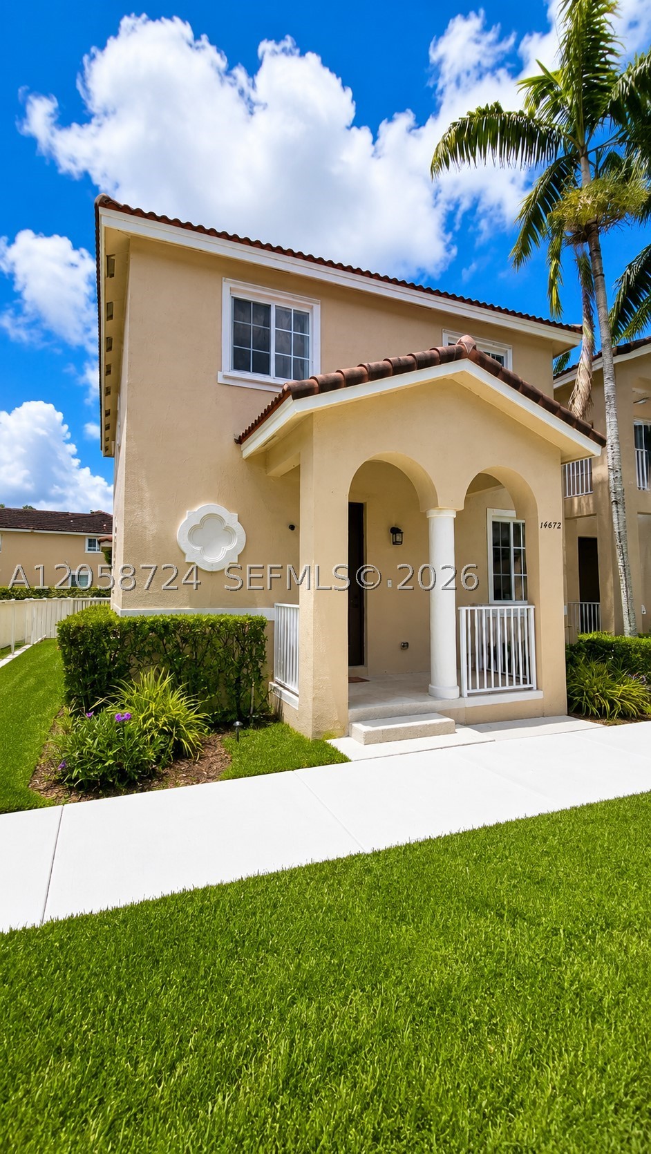 MANDARIN LAKES - Residential