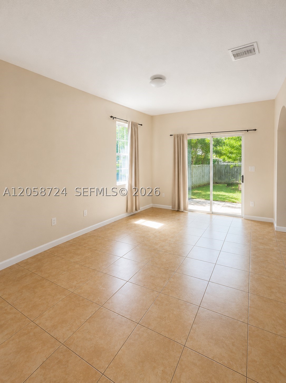 MANDARIN LAKES - Residential