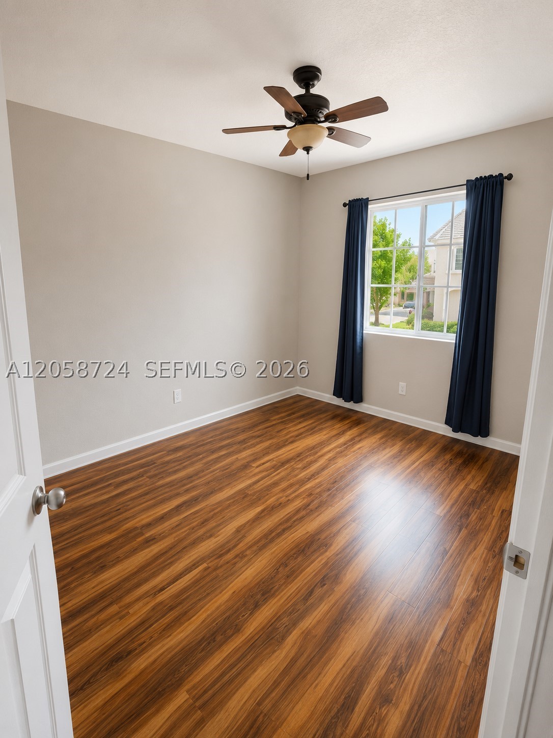 MANDARIN LAKES - Residential