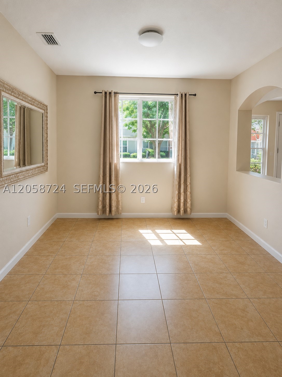 MANDARIN LAKES - Residential