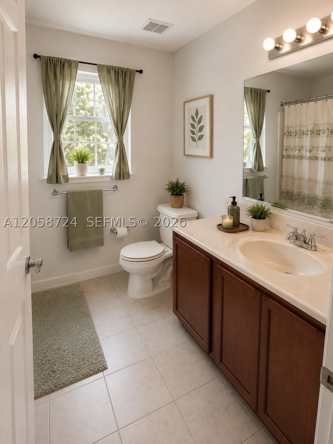 MANDARIN LAKES - Residential