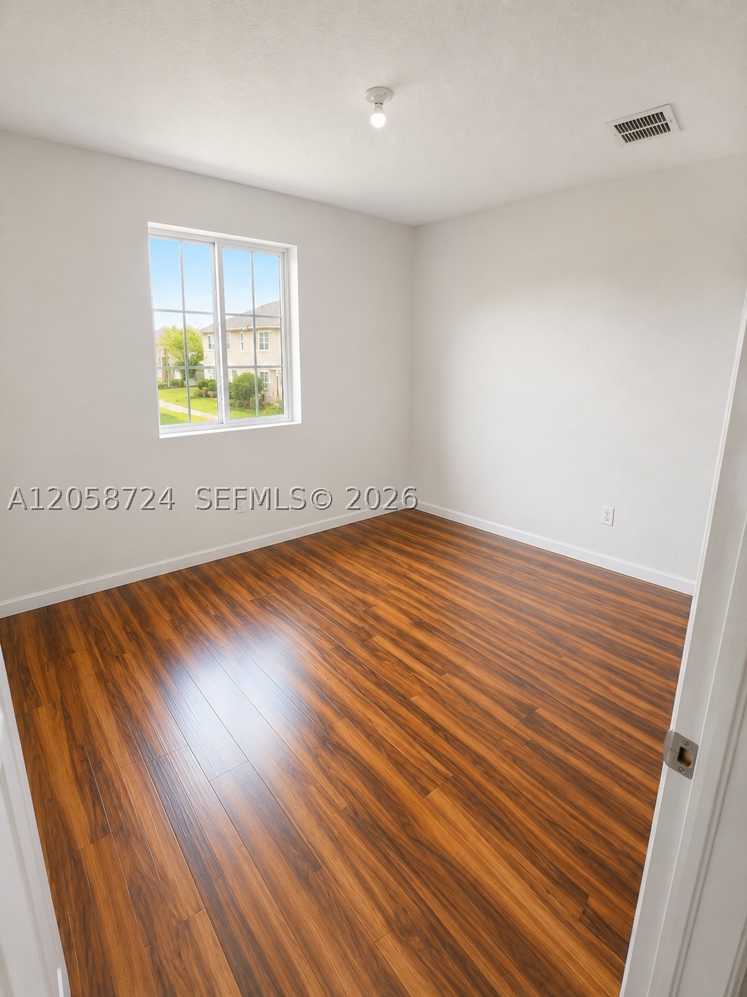 MANDARIN LAKES - Residential
