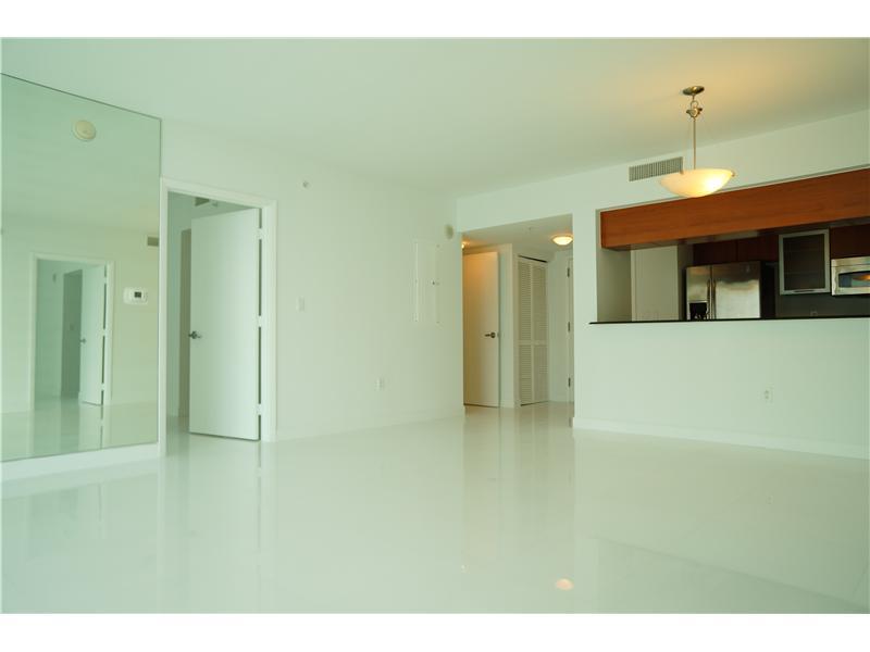 1800 CLUB CONDO - Residential Lease