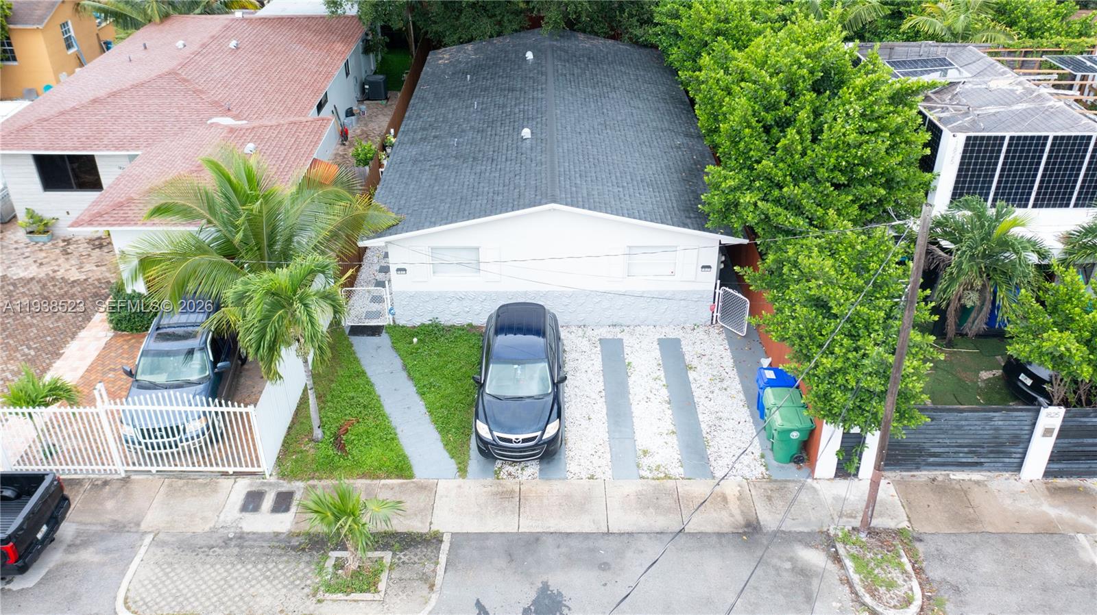 Like new duplex, remodeled, new roof 2 years old, excellent tenants, each unit is 2 bedrooms & 1 bath. 
Closing cost incentives available.
