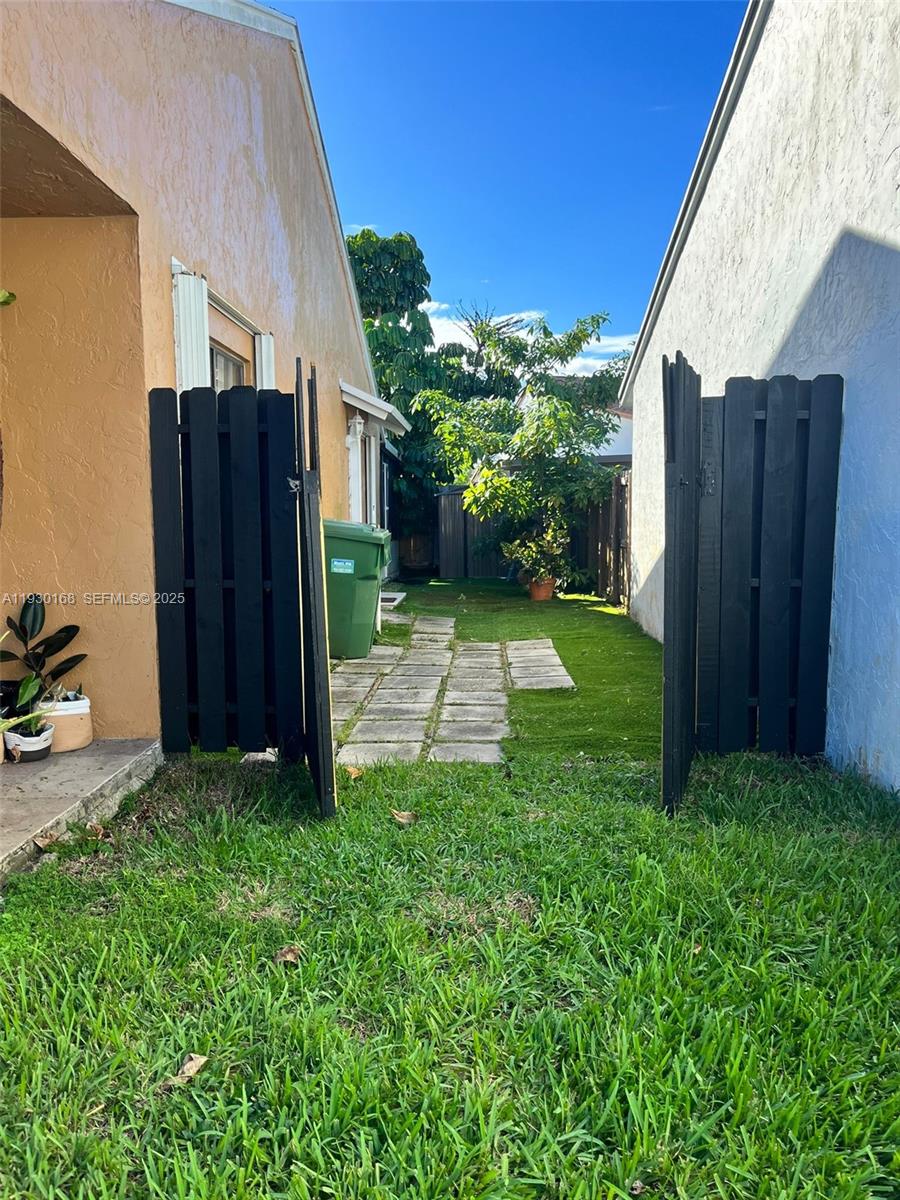 PEMBROKE LAKES SOUTH - Residential Lease