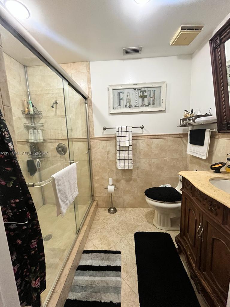 PEMBROKE LAKES SOUTH - Residential Lease