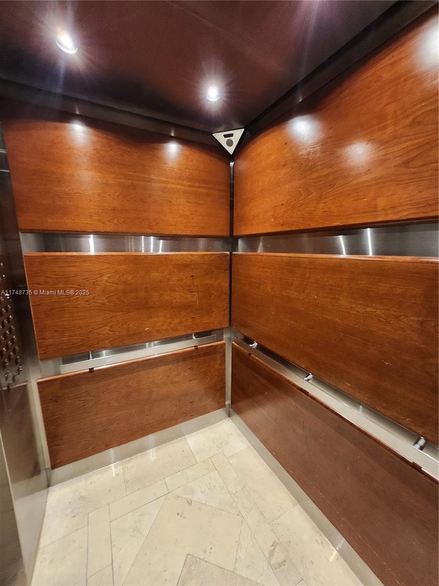 OCEANVIEW BUILDING B COND - Residential