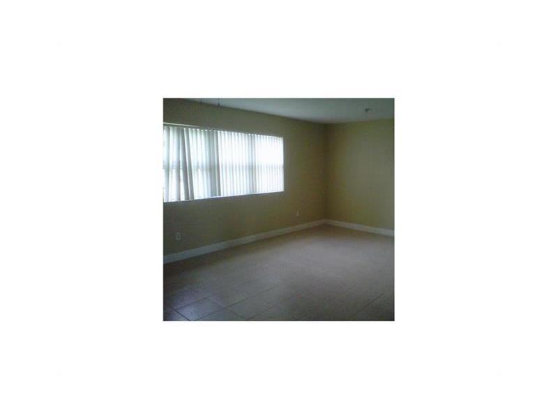 VILLAS AT CARMEL CONDO NO - Residential Lease