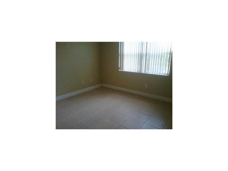 VILLAS AT CARMEL CONDO NO - Residential Lease
