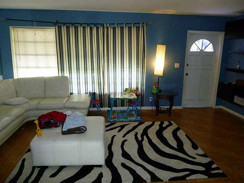 NORTH HOLLYWOOD 4-1 B - Residential