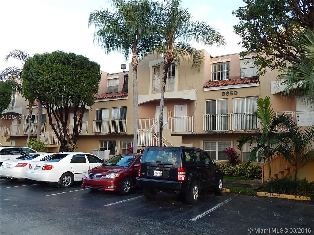Spacious 1 bedroom/ 1 bath condo unit. Features tile parquet floors throughout. Gated community located just blocks away from main arteries of transportation. Also very close to schools, shopping centers, Dolphin Mall, International Mall, Mall of the Americas, restaurants and recreational facilities.