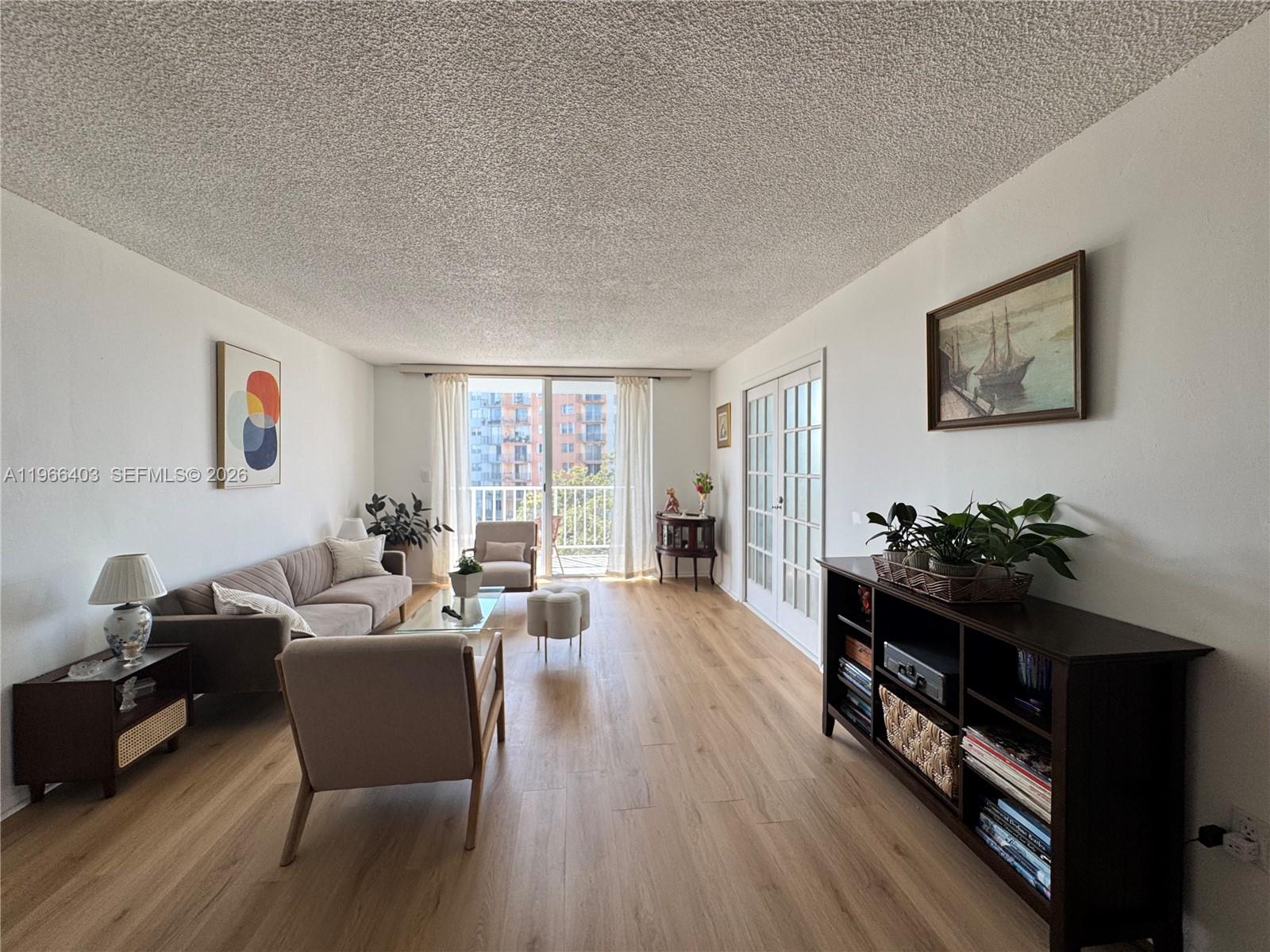 THREE HORIZONS NORTH COND - Residential