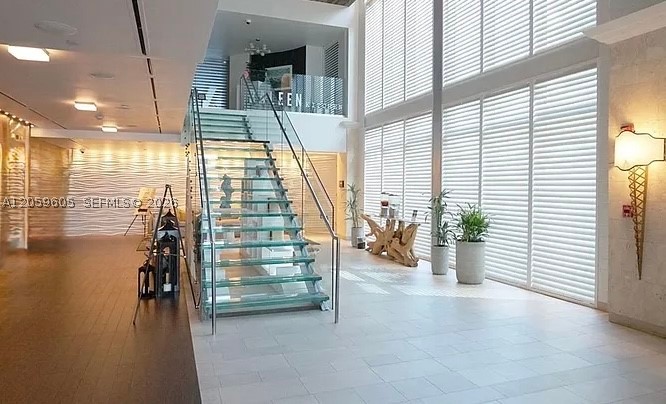 SOLE CONDO - Residential