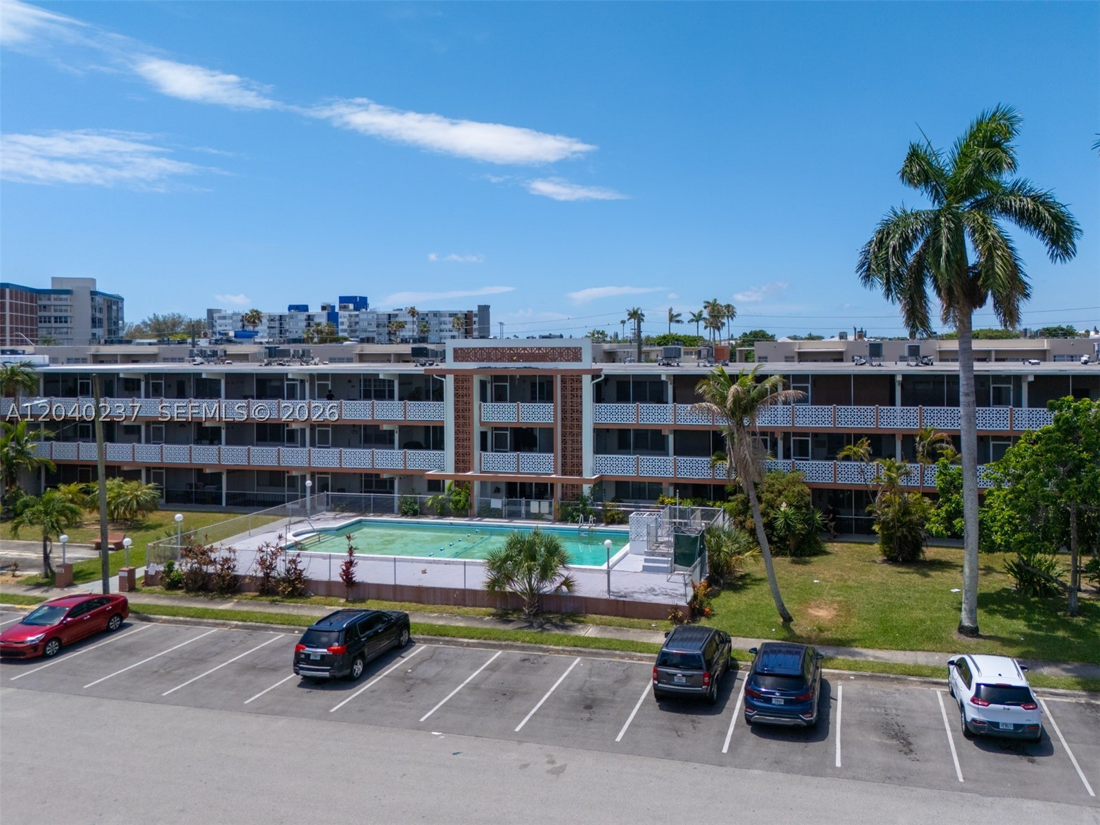 FLORIDIAN ARMS CONDO - Residential