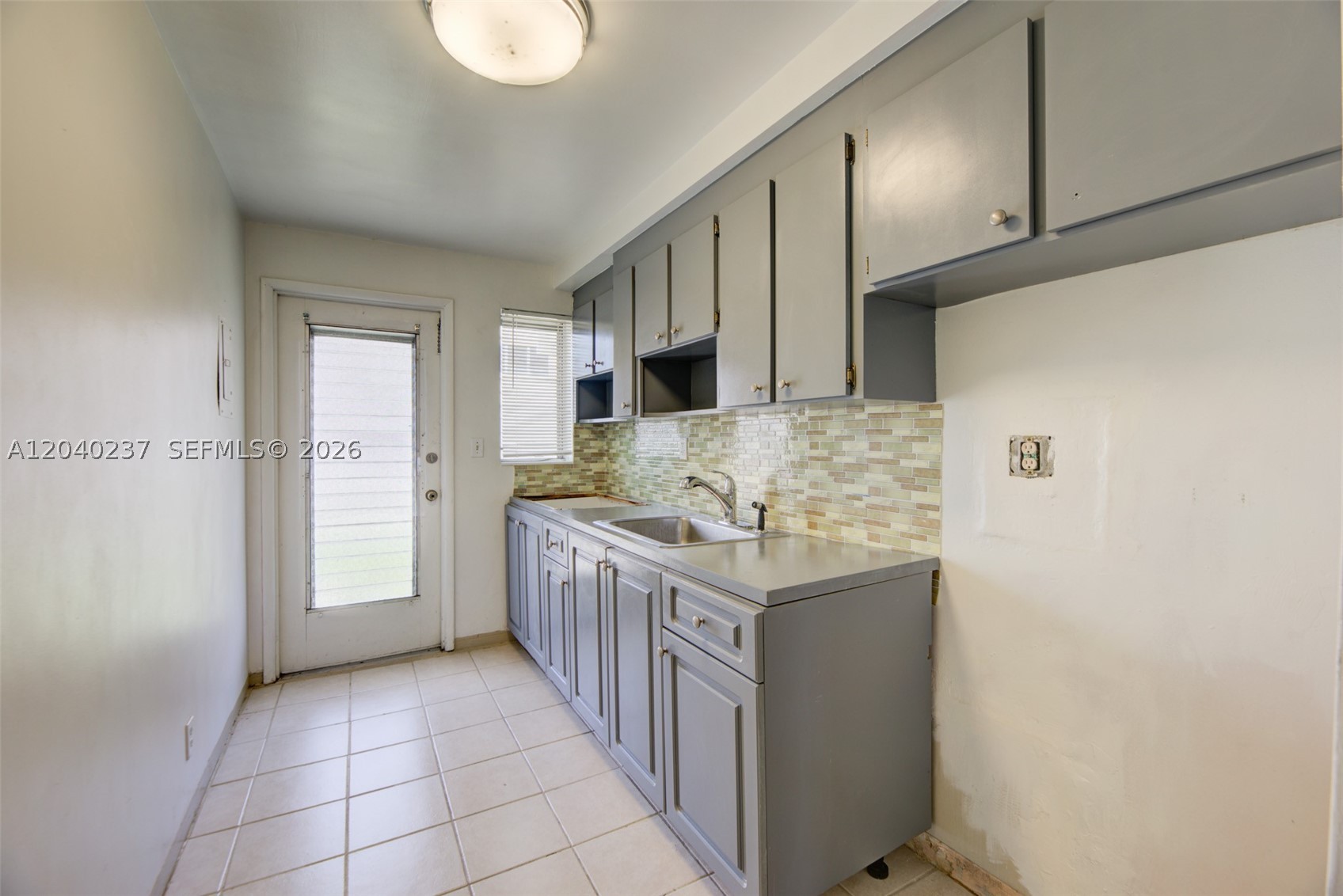 FLORIDIAN ARMS CONDO - Residential