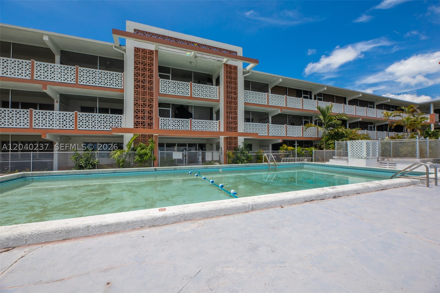 FLORIDIAN ARMS CONDO - Residential