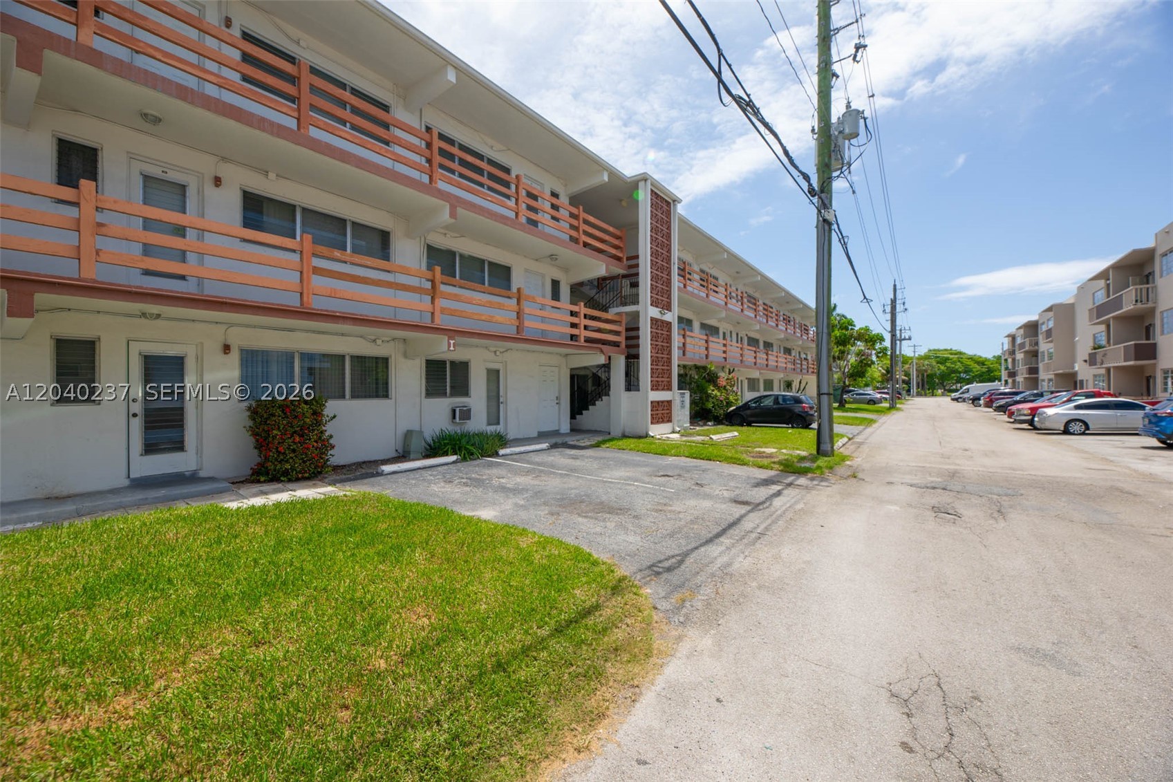 FLORIDIAN ARMS CONDO - Residential