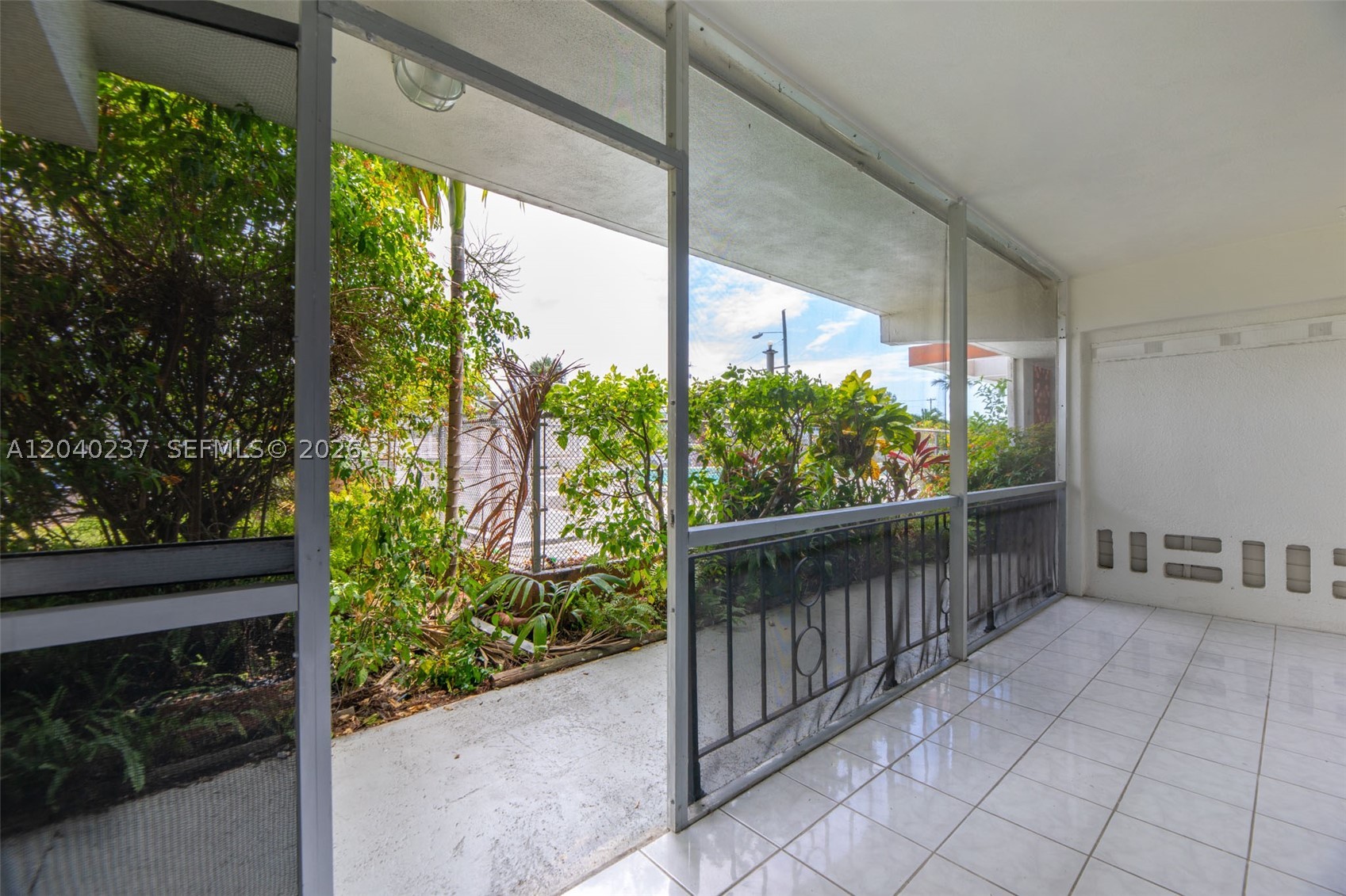 FLORIDIAN ARMS CONDO - Residential