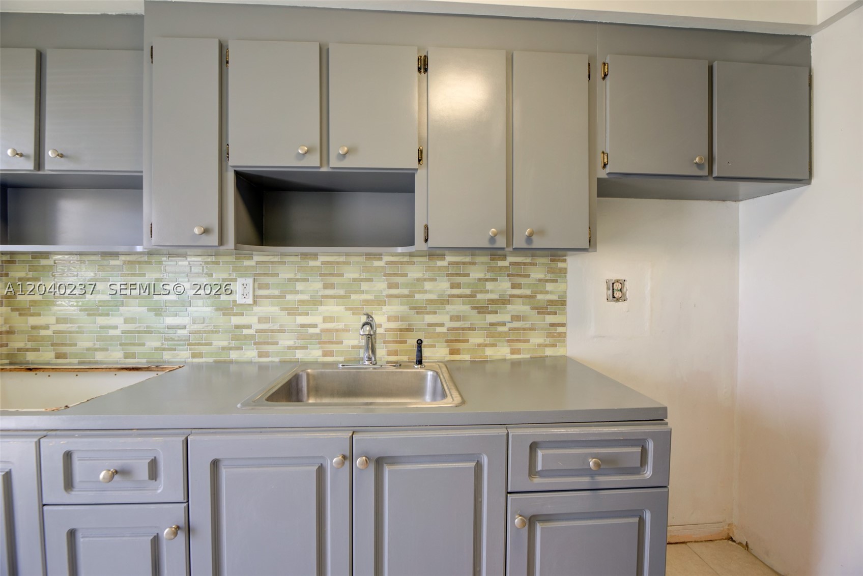 FLORIDIAN ARMS CONDO - Residential