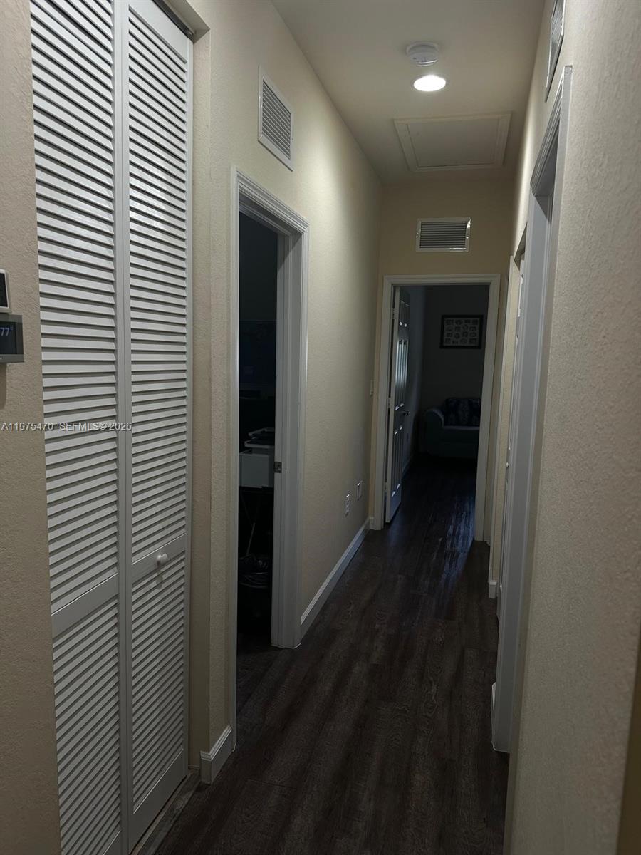KENDALL COMMONS TOWNHOMES - Residential