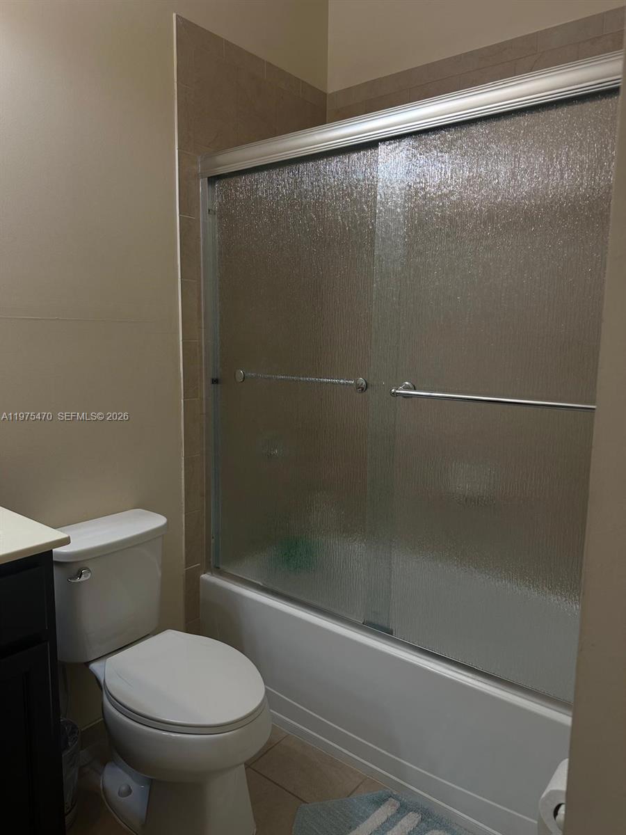 KENDALL COMMONS TOWNHOMES - Residential