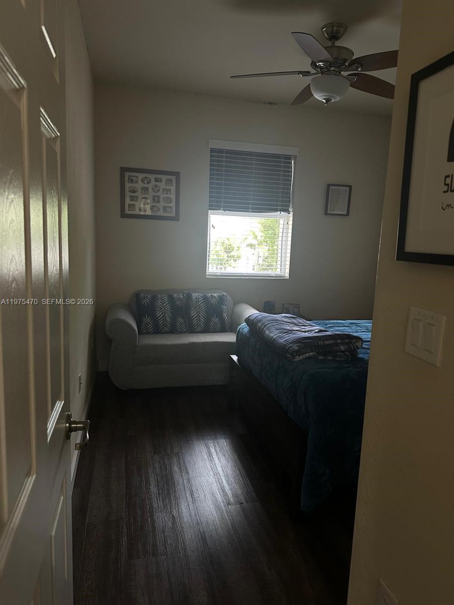 KENDALL COMMONS TOWNHOMES - Residential