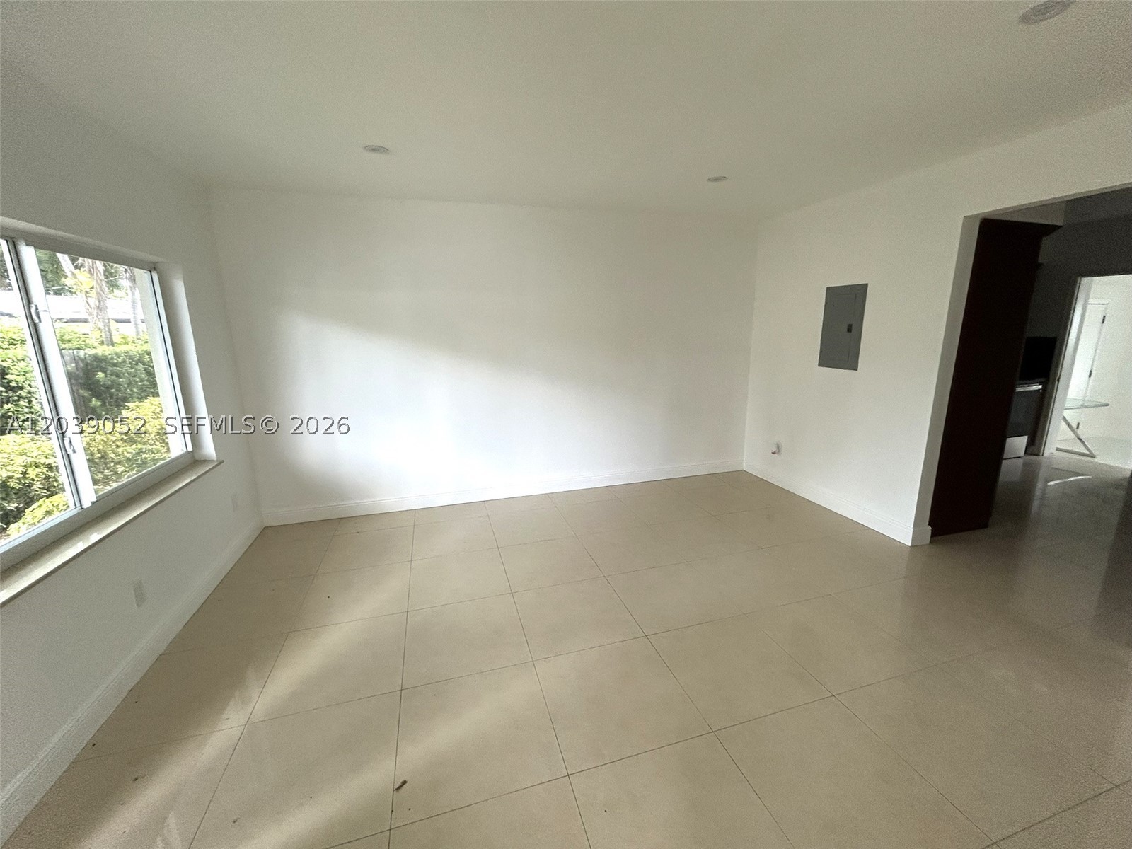 VISTA BISCAYNE - Residential Lease