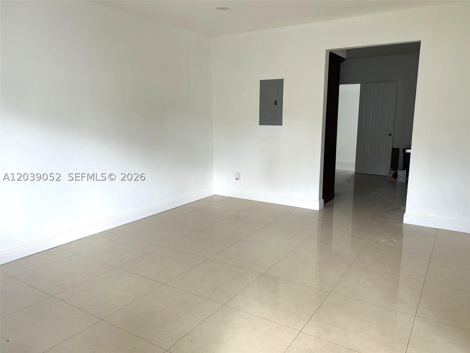 VISTA BISCAYNE - Residential Lease