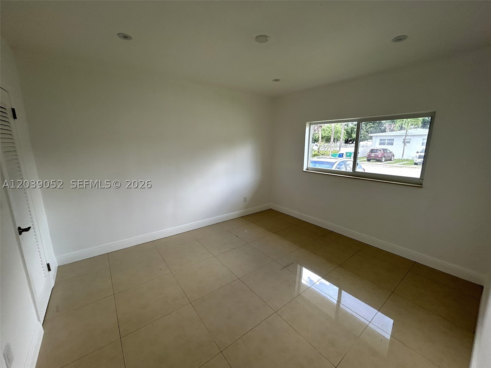 VISTA BISCAYNE - Residential Lease