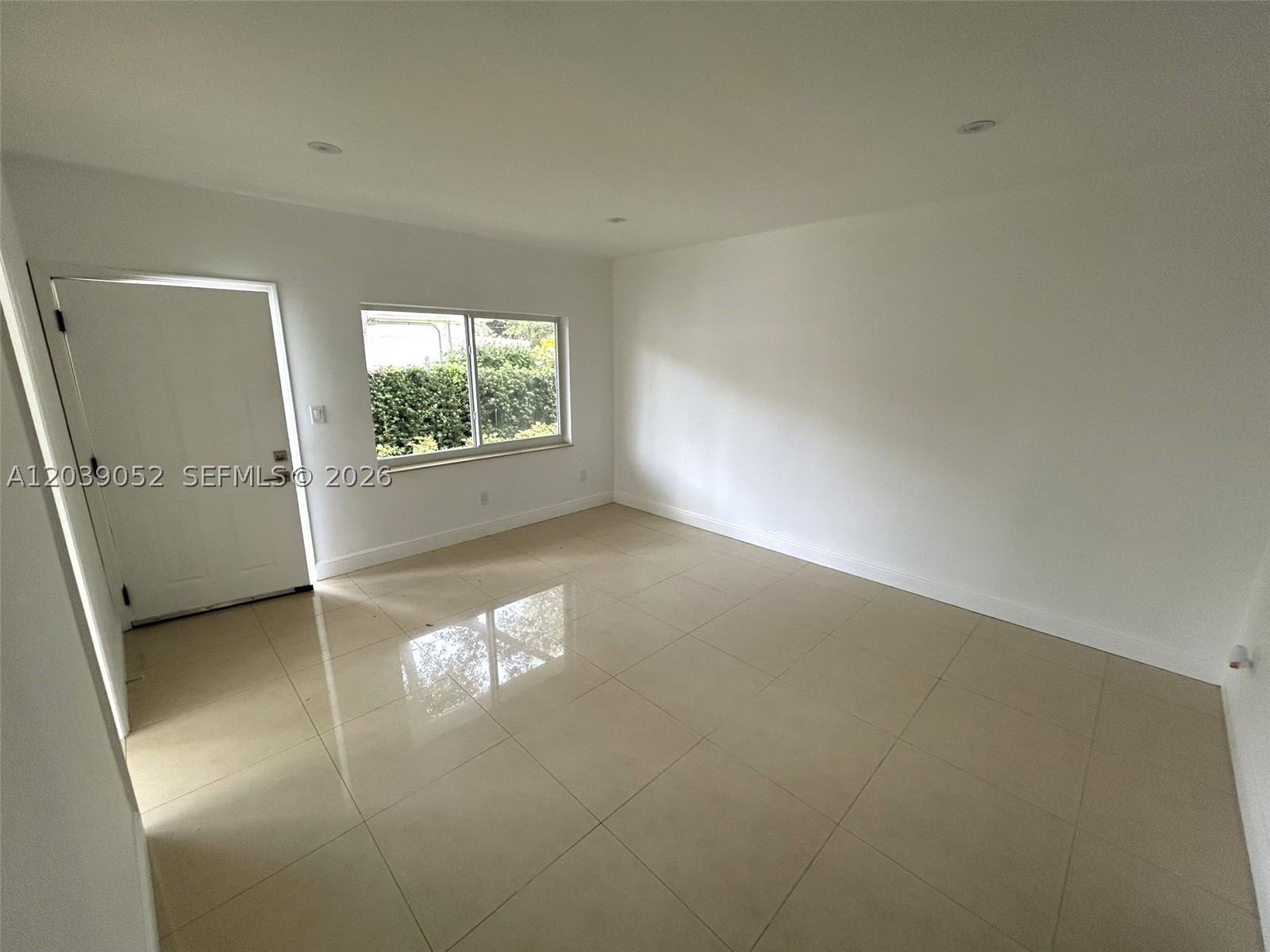 VISTA BISCAYNE - Residential Lease