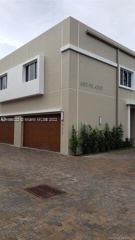 FLORANADA CENTER - Residential Lease