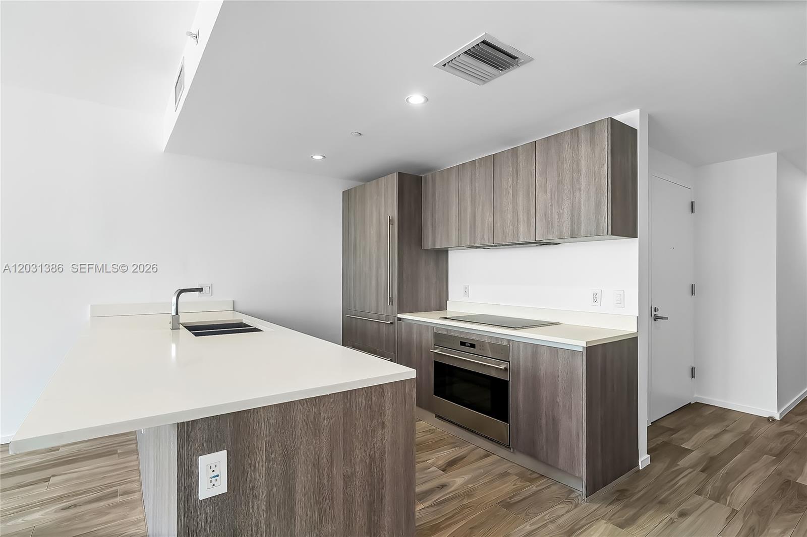 801 SMA RESIDENCES CONDO - Residential Lease