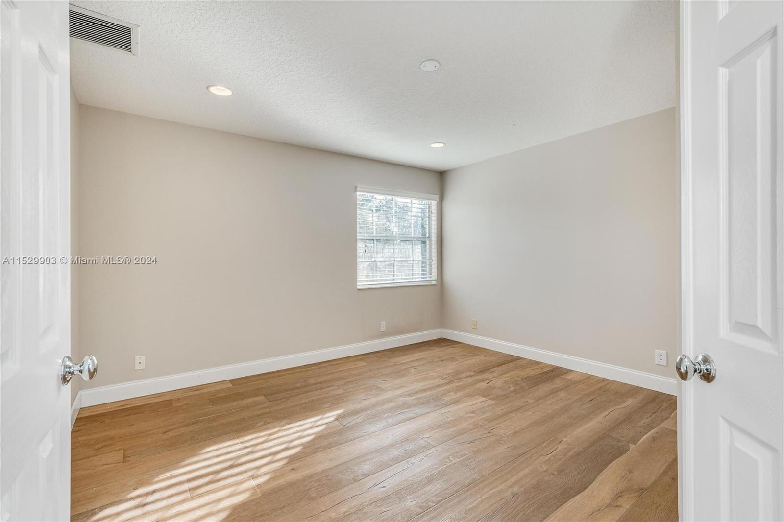 Weston Hills Grand Oaks - Residential Lease
