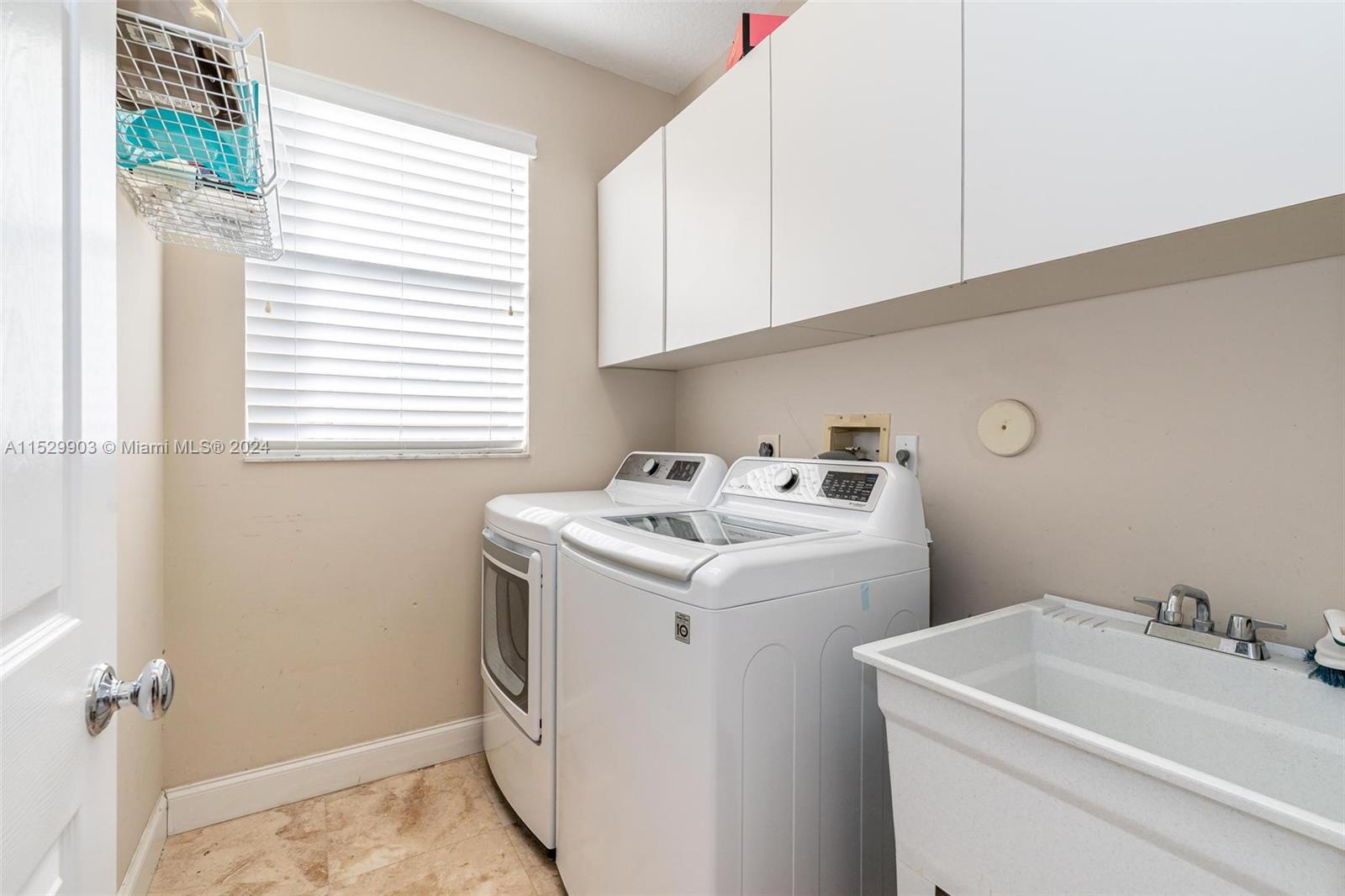Weston Hills Grand Oaks - Residential Lease