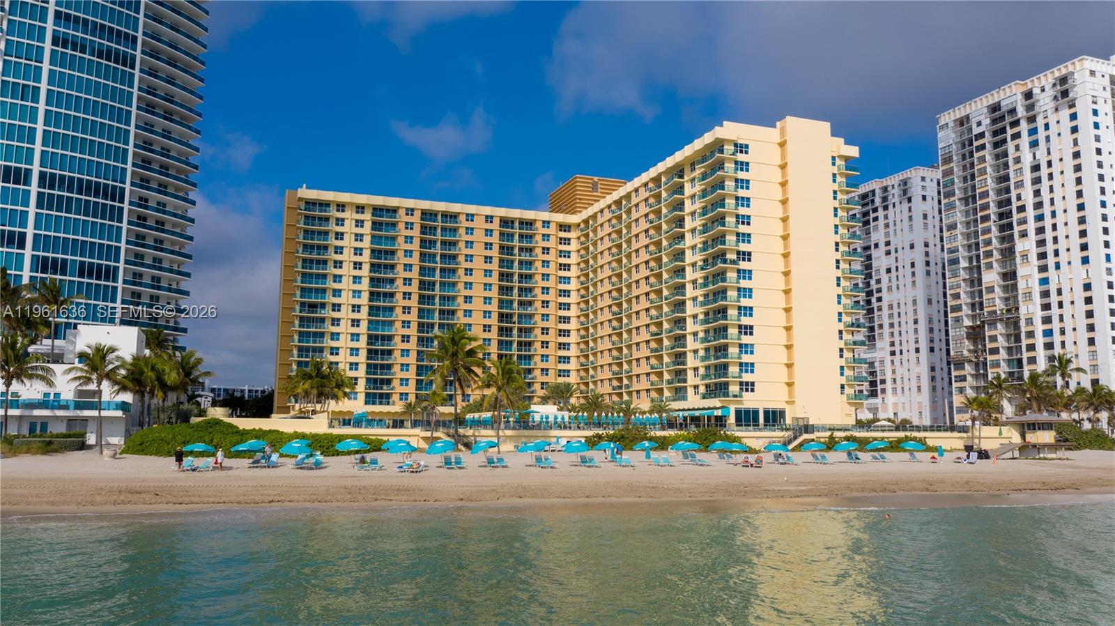 WAVE CONDO - Residential