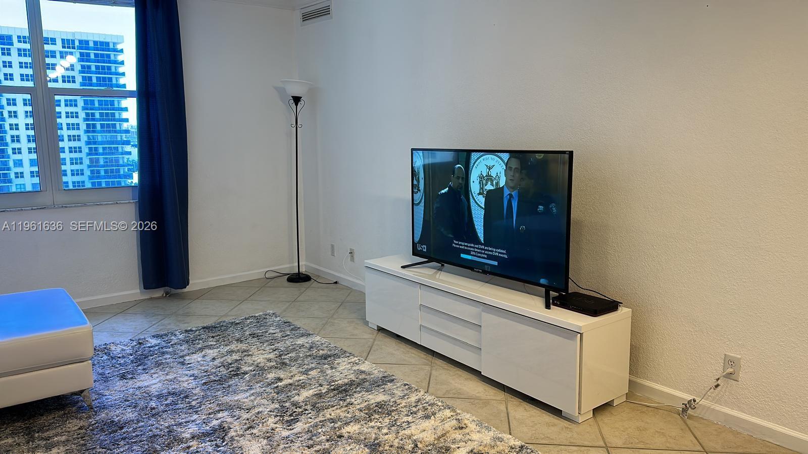 WAVE CONDO - Residential