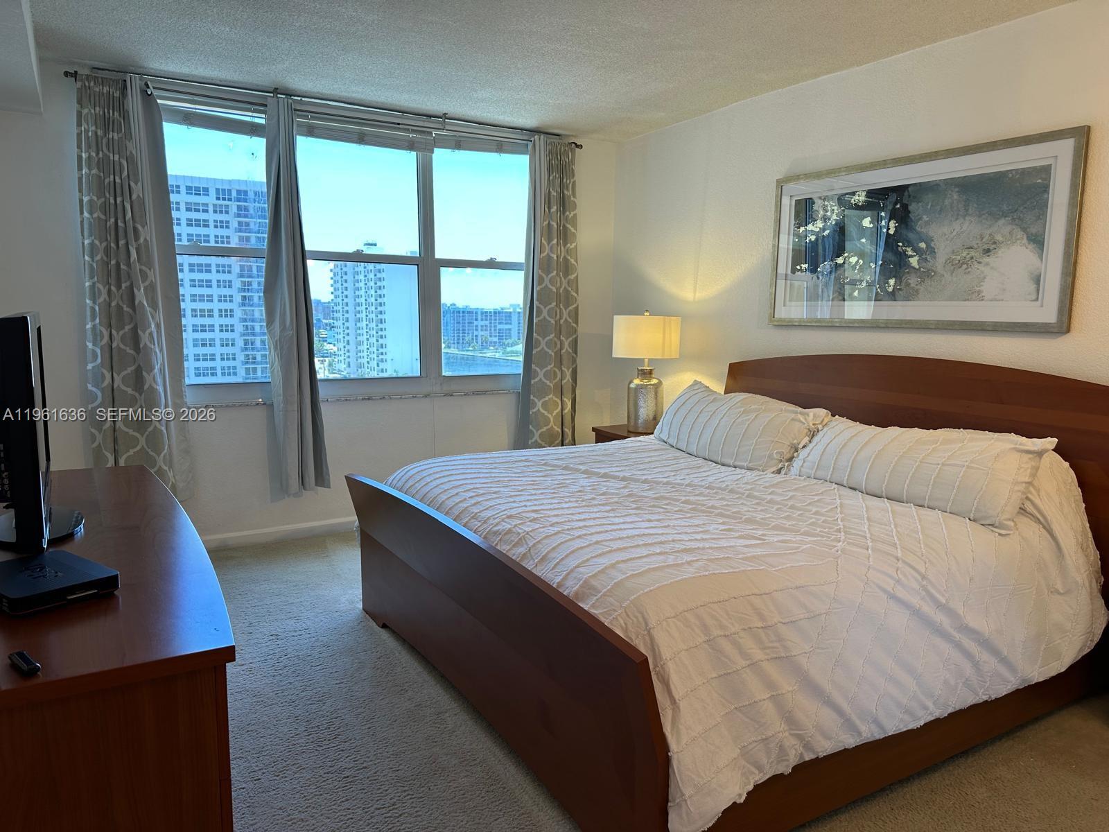 WAVE CONDO - Residential