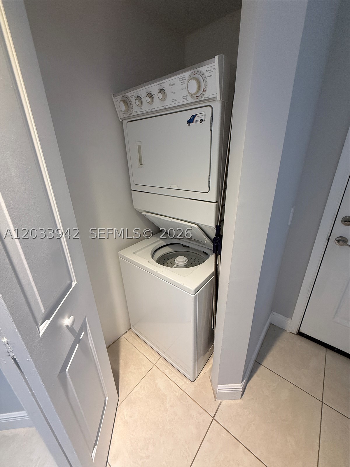 PLATINUM CONDO - Residential Lease