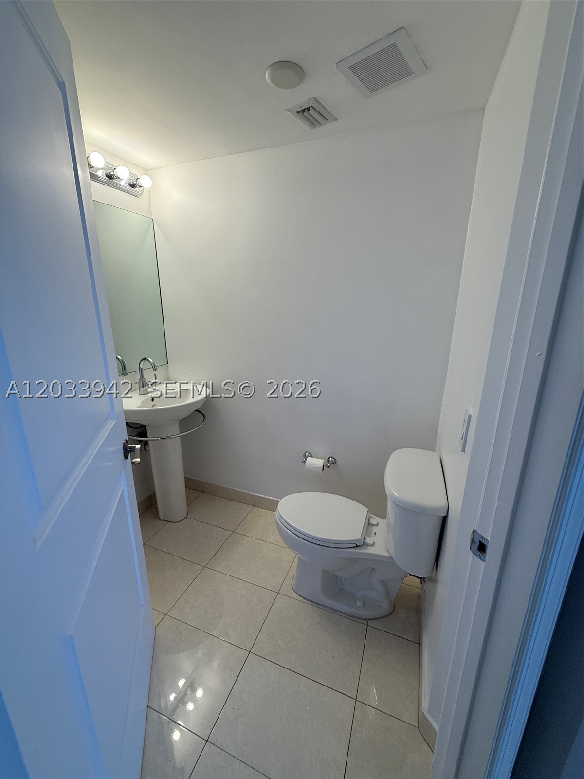 PLATINUM CONDO - Residential Lease