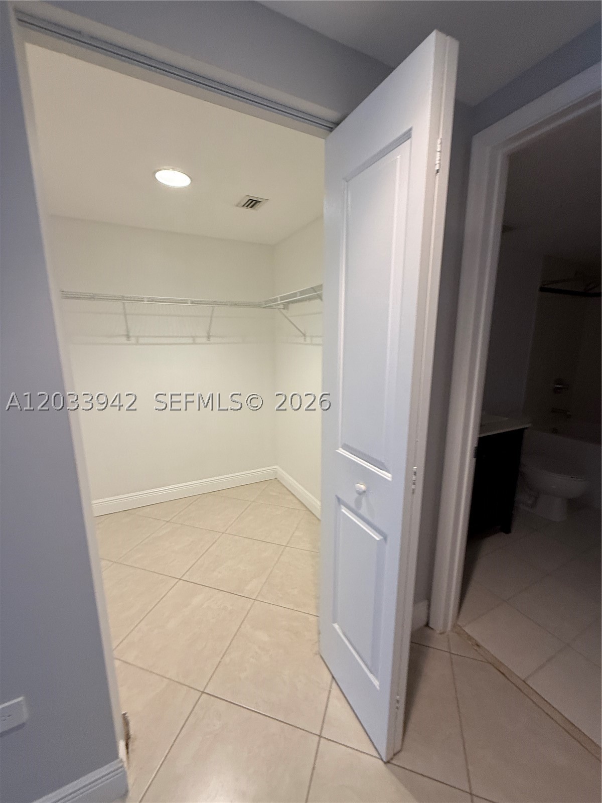 PLATINUM CONDO - Residential Lease