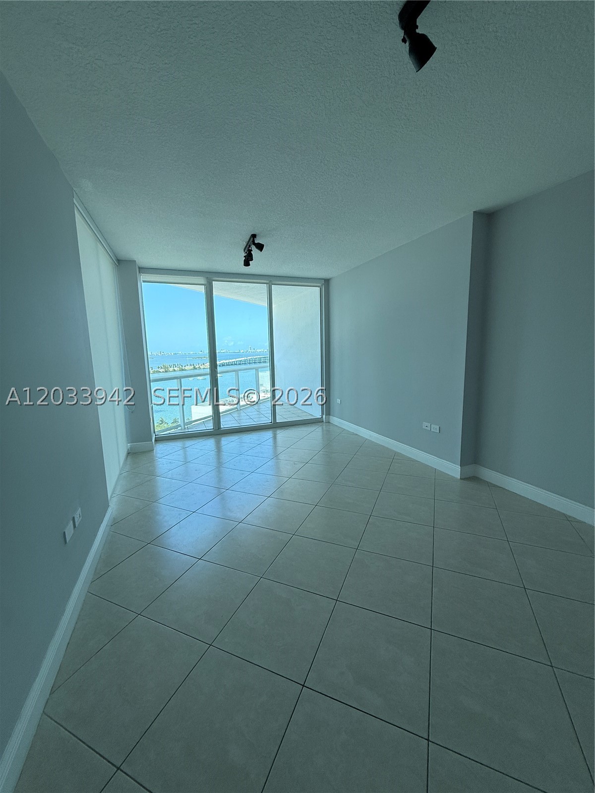 PLATINUM CONDO - Residential Lease