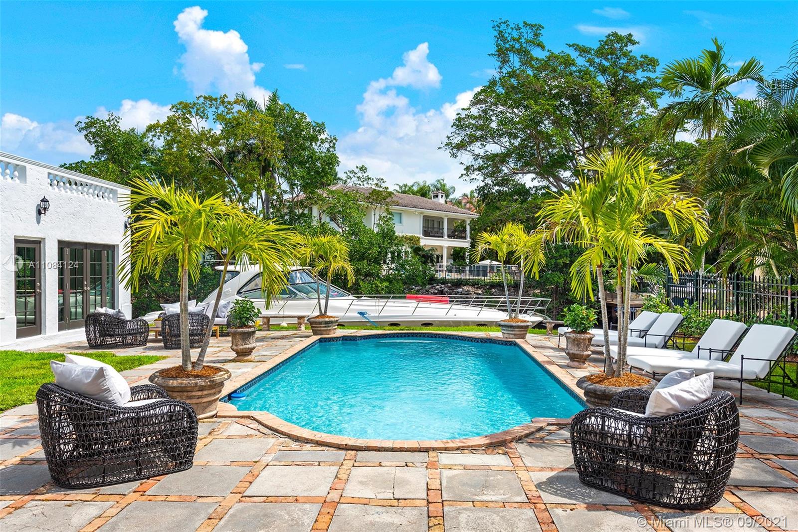 CORAL GABLES BISC BAY SEC - Residential