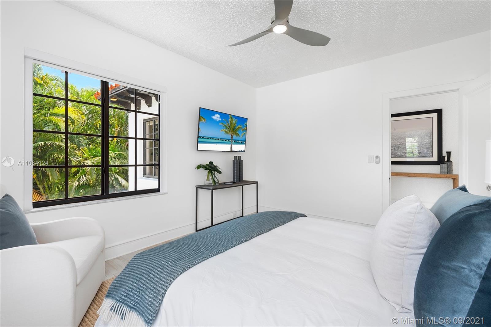 CORAL GABLES BISC BAY SEC - Residential