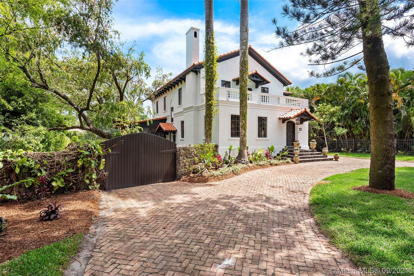CORAL GABLES BISC BAY SEC - Residential